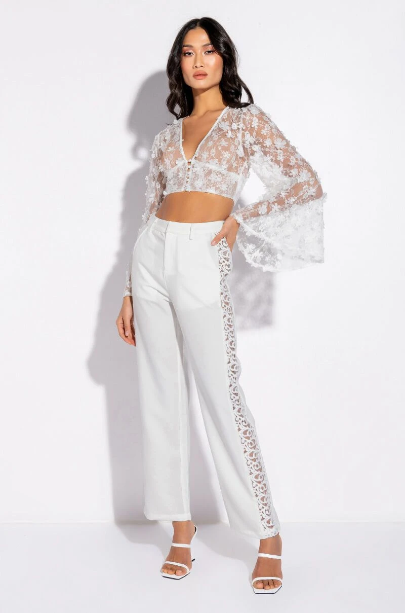 BOUQUET DAYS FLORAL DETAIL CROPPED BLOUSE 4 BOUQUET DAYS FLORAL DETAIL CROPPED BLOUSE - Image 2