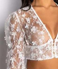 BOUQUET DAYS FLORAL DETAIL CROPPED BLOUSE 14 BOUQUET DAYS FLORAL DETAIL CROPPED BLOUSE -AKIRA pant-shop bouquet days floral detail cropped blouse white 6 6