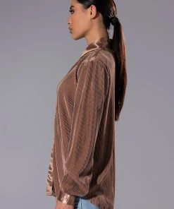DAY TIME PLISSE BUTTON DOWN TOP 9 DAY TIME PLISSE BUTTON DOWN TOP -AKIRA pant-shop day time plisse button down top beige 3 3