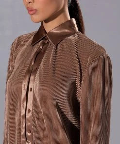 DAY TIME PLISSE BUTTON DOWN TOP 11 DAY TIME PLISSE BUTTON DOWN TOP -AKIRA pant-shop day time plisse button down top beige 5 5