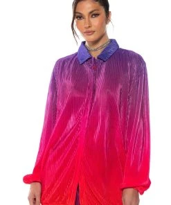 DAY TO NIGHT PLEATED SATIN BUTTON DOWN IN RED MULTI