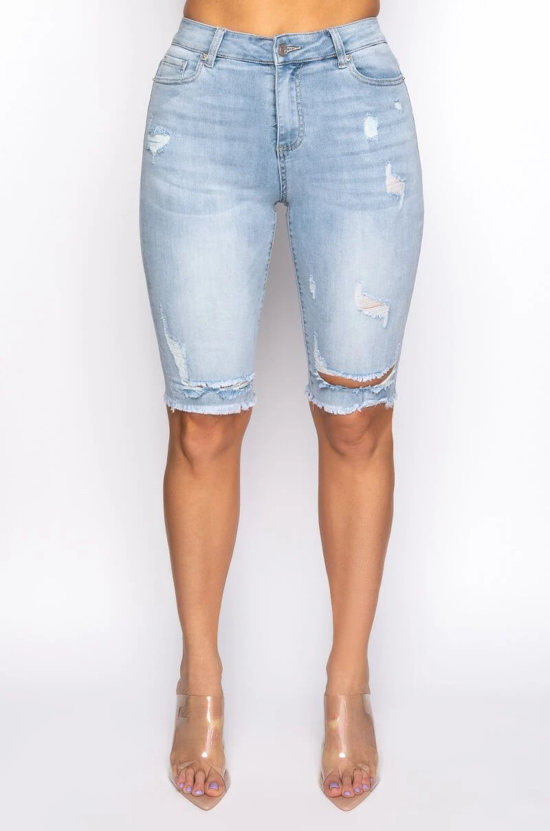 FLEX FIT EXTREME STRETCH DISTRESSED BERMUDA SHORTS - Image 4