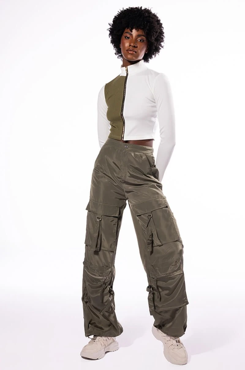 HALF N HALF ZIPPER TOP - Image 4