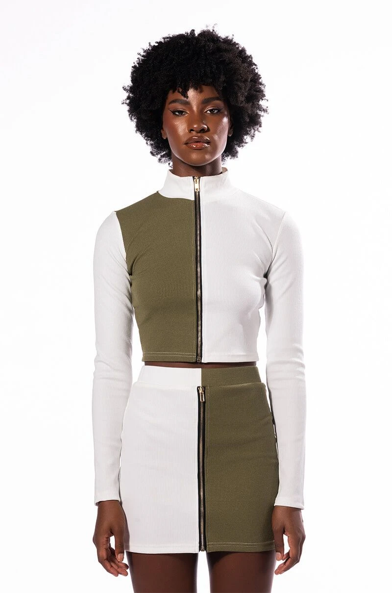 HALF N HALF ZIPPER TOP - Image 5
