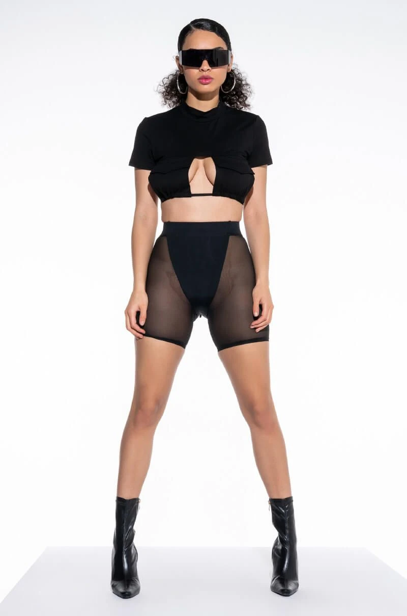 JEUNE POCKET DETAIL CUTOUT CROP TEE - Image 3