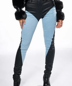 THE WAY SHE MOVES SKINNY JEANS